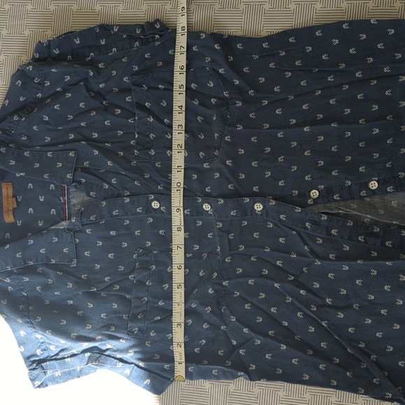 Short sleeve button down - Picture 3 of 3